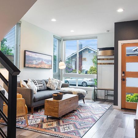 Вилла Stylish Townhouse Near Seattle Attractions Экстерьер фото