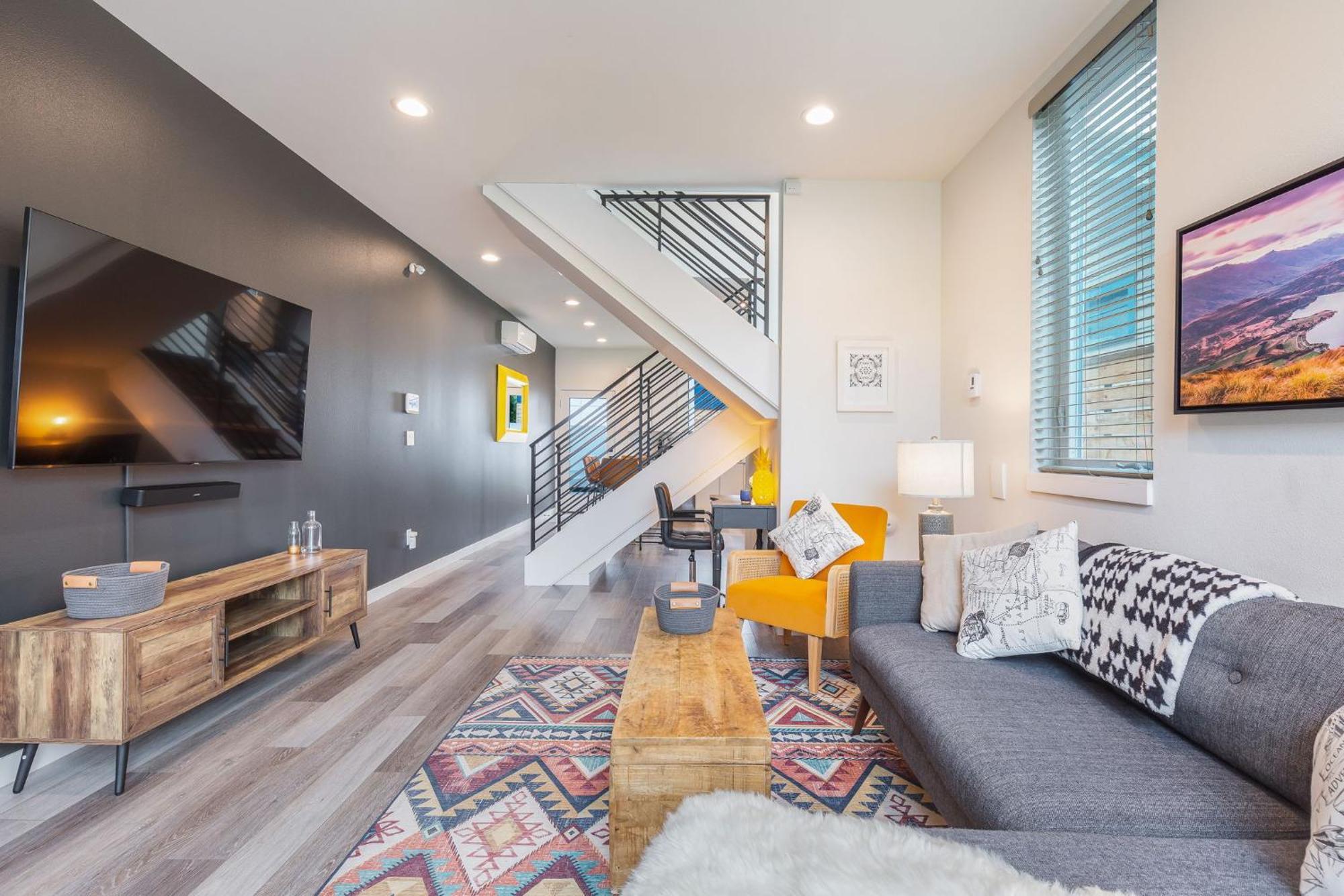 Вилла Stylish Townhouse Near Seattle Attractions Экстерьер фото